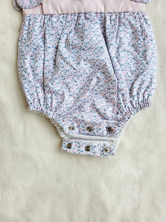 Baby Romper with frills and bloomers in pink | Babydräkt med volanger och bloomers i rosa