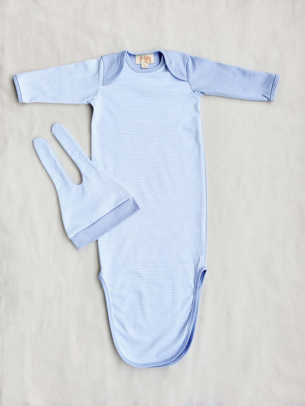 Newborn Organic Cotton Baby Sleeping Bag in Blue | Mjuk spädbarnssovsäck i blått, av ekologisk bomull