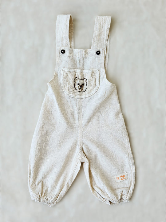 Mico cream baby cotton overall, handmade bear on the front pocket | Babyoverall i bomull, björn på ficken